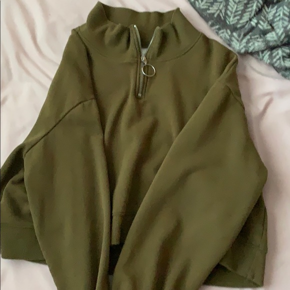 H&M Other - Army green cropped H&M half zip sweatshirt